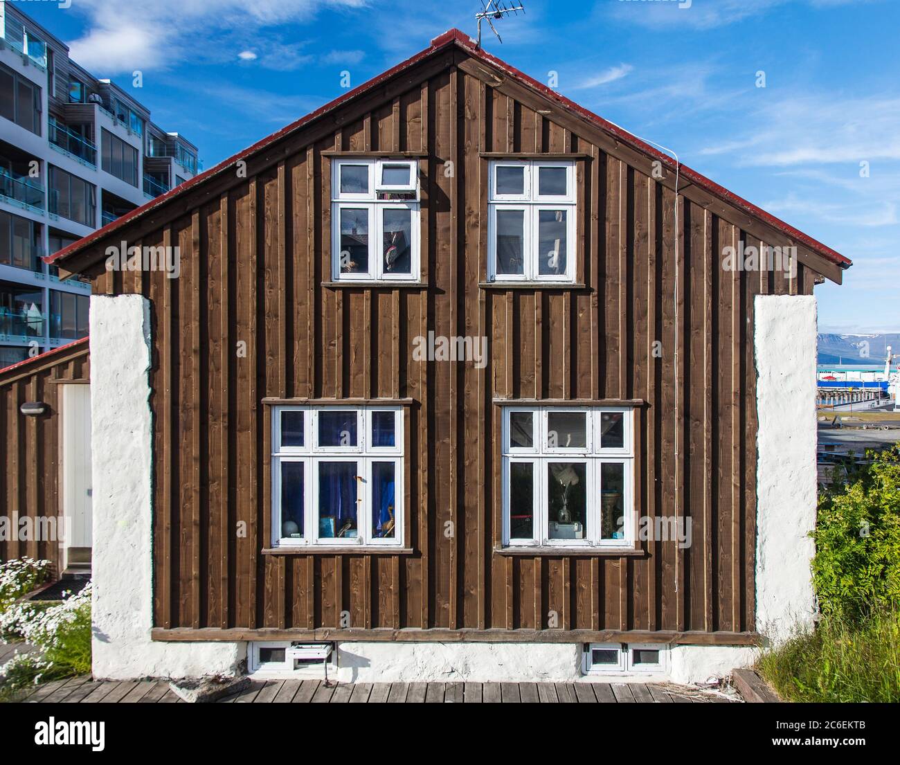 Typical Icelandic wooden house in Reykjavik downtown Stock Photo Alamy