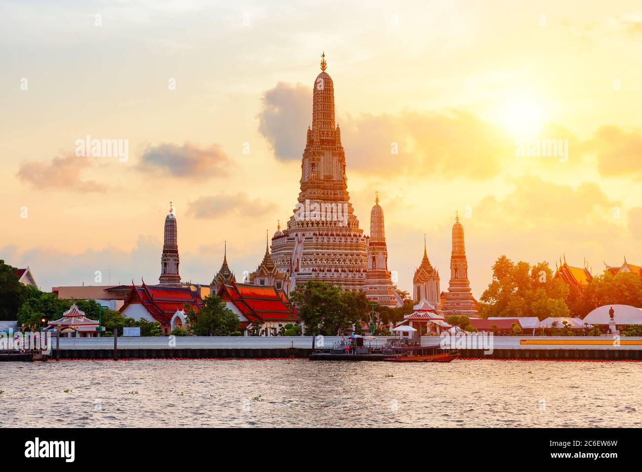 Wat Arun or 'Temple of Dawn' is a Buddhist temple in Bangkok Yai district of Bangkok, Thailand. Wat Arun is among the best known of Thailand's landmar Stock Photo