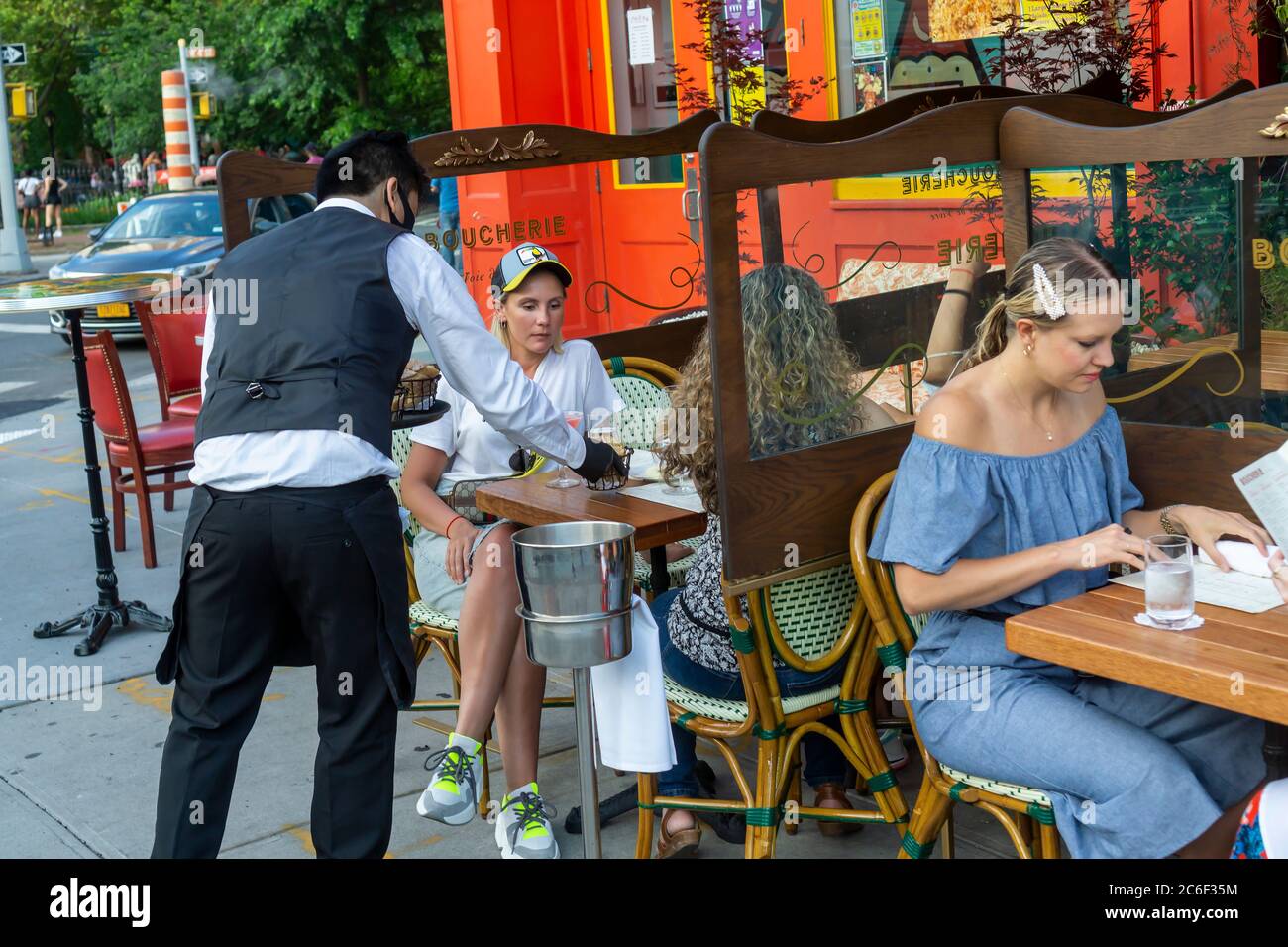 Two diners restaurant waiter hires stock photography and images Alamy