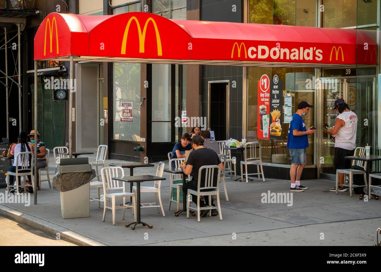 McDonald’s restaurant in Union Square in New York on Saturday, July 4, 2020 features al fresco dining as part of the Phase 2 reopening.  New York enters Phase 3 on July 6 but indoor dining is excluding. (© Richard B. Levine) Stock Photo