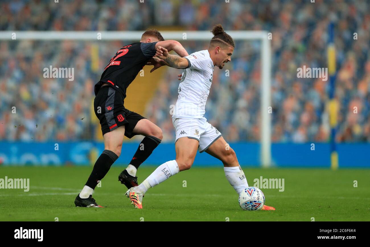 Stoke City's Sam Clucas (left) and Leeds United's Kalvin Phillips (right) battle for the ball during the Sky Bet Championship match at Elland Road, Leeds. Stock Photo