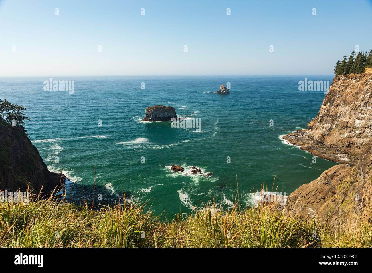 Scenic view of Sea Stacks along the rugged coast near Cape Meares in Oregon Stock Photo