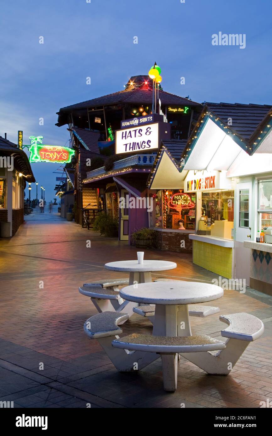 Restaurant on Pier, Redondo Beach, California, USA Stock Photo - Alamy