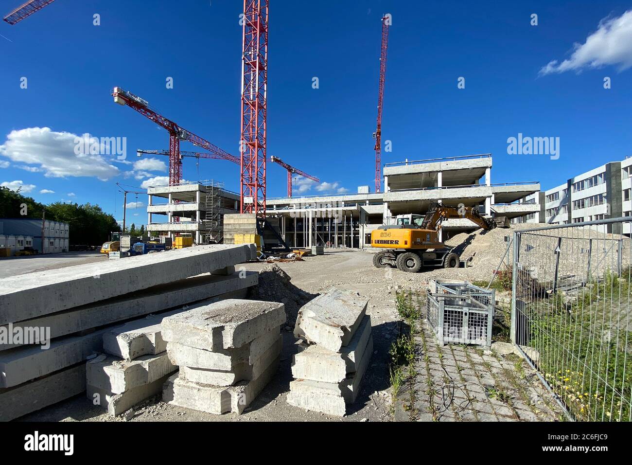 Aschheim Dorafter, Deutschland. 09th July, 2020. Construction site of the new company headquarters of wirecard AG in Aschheim Dorafter - the construction work is stopped after balance sheet scandal and bankruptcy. | usage worldwide Credit: dpa/Alamy Live News Stock Photo