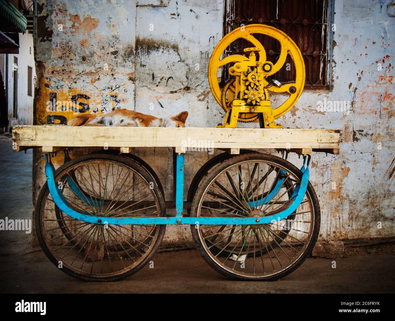 Old fashioned cart in Pushkar, India Stock Photo