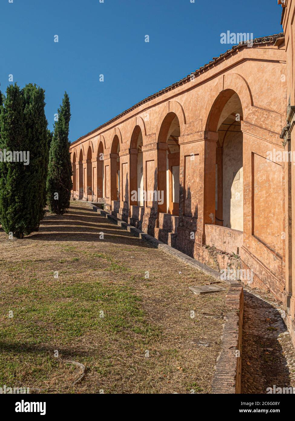 Portici di San Luca. The 3.5km long portico that leads from the centre of Bologna to the hilltop church of San Luca Stock Photo