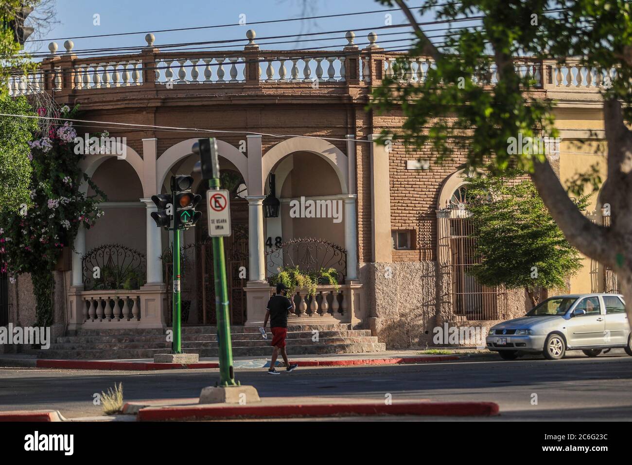 Arches or portals, facade of a colonial house in the Centenario