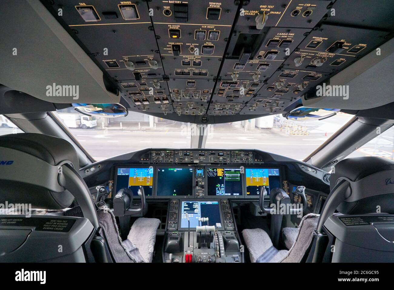 BANGKOK, THAILAND - CIRCA JANUARY, 2020: interior shot of Etihad Airways  Boeing 787 Dreamliner cockpit at Suvarnabhumi Airport Stock Photo - Alamy