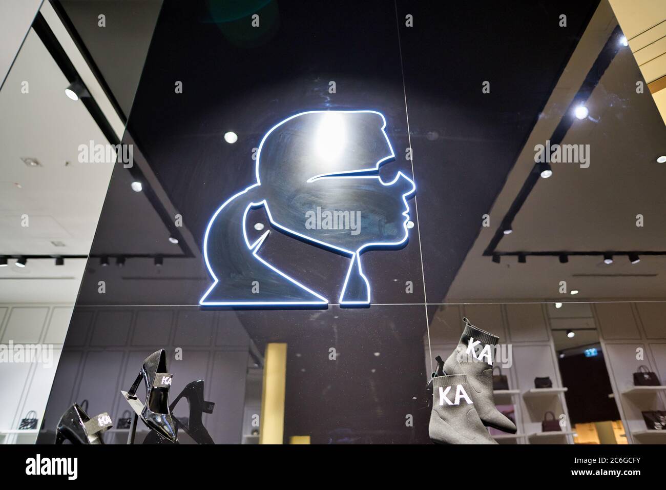 Karl Lagerfeld Sign High Resolution Stock Photography And Images Alamy