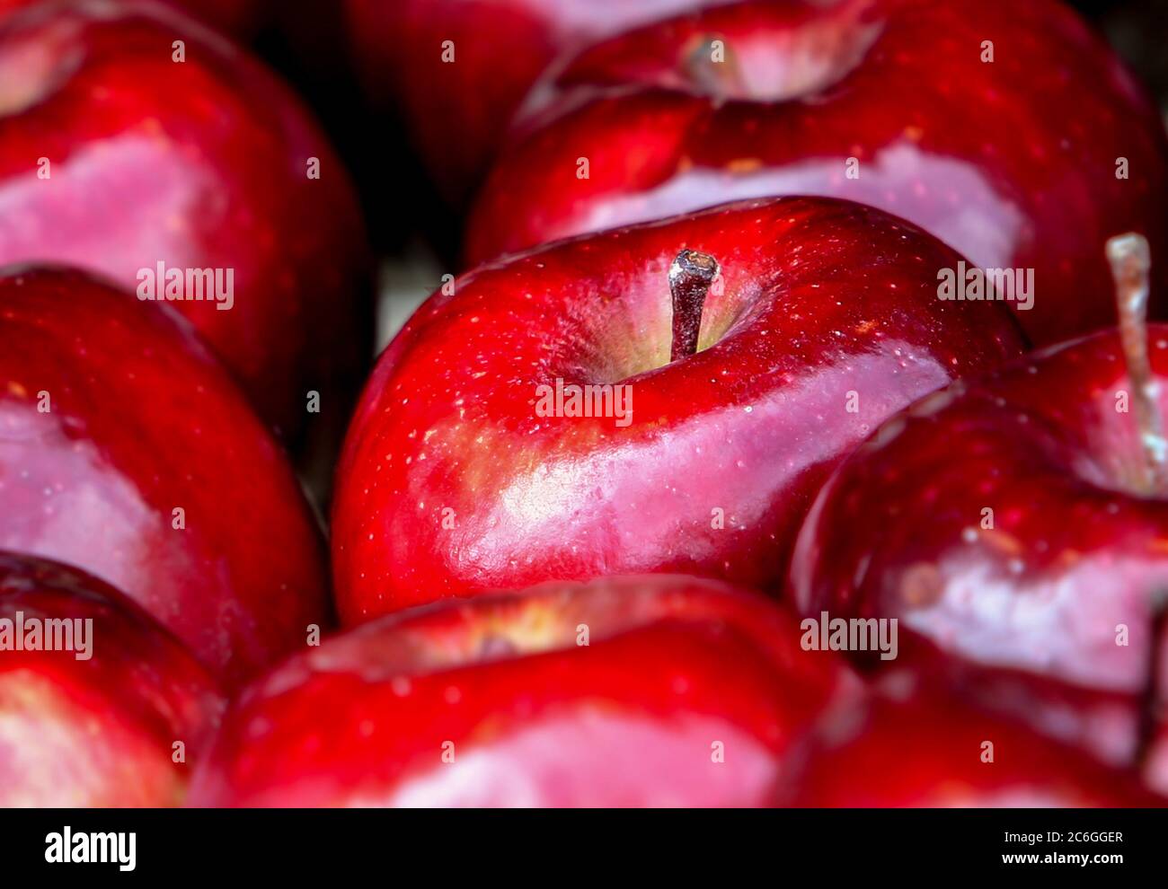 Red pples hi-res stock photography and images - Alamy