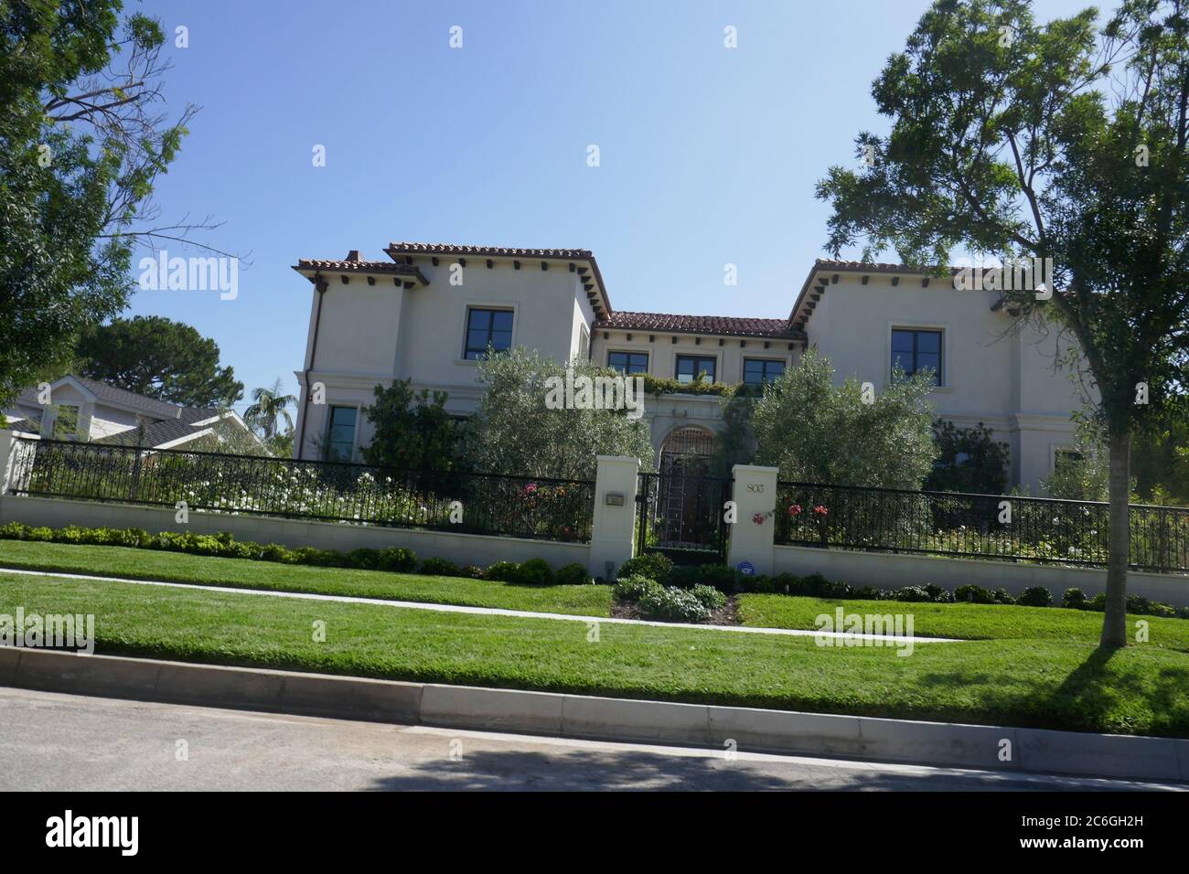 Beverly Hills, California, USA 9th July 2020 A general view of atmosphere of site of Howard Hughe's 1946 XF-11 plane crash at 802 and 805 N.Linden Drive on July 9, 2020 in Beverly Hills, California, USA. Photo by Barry King/Alamy Stock Photo Stock Photo