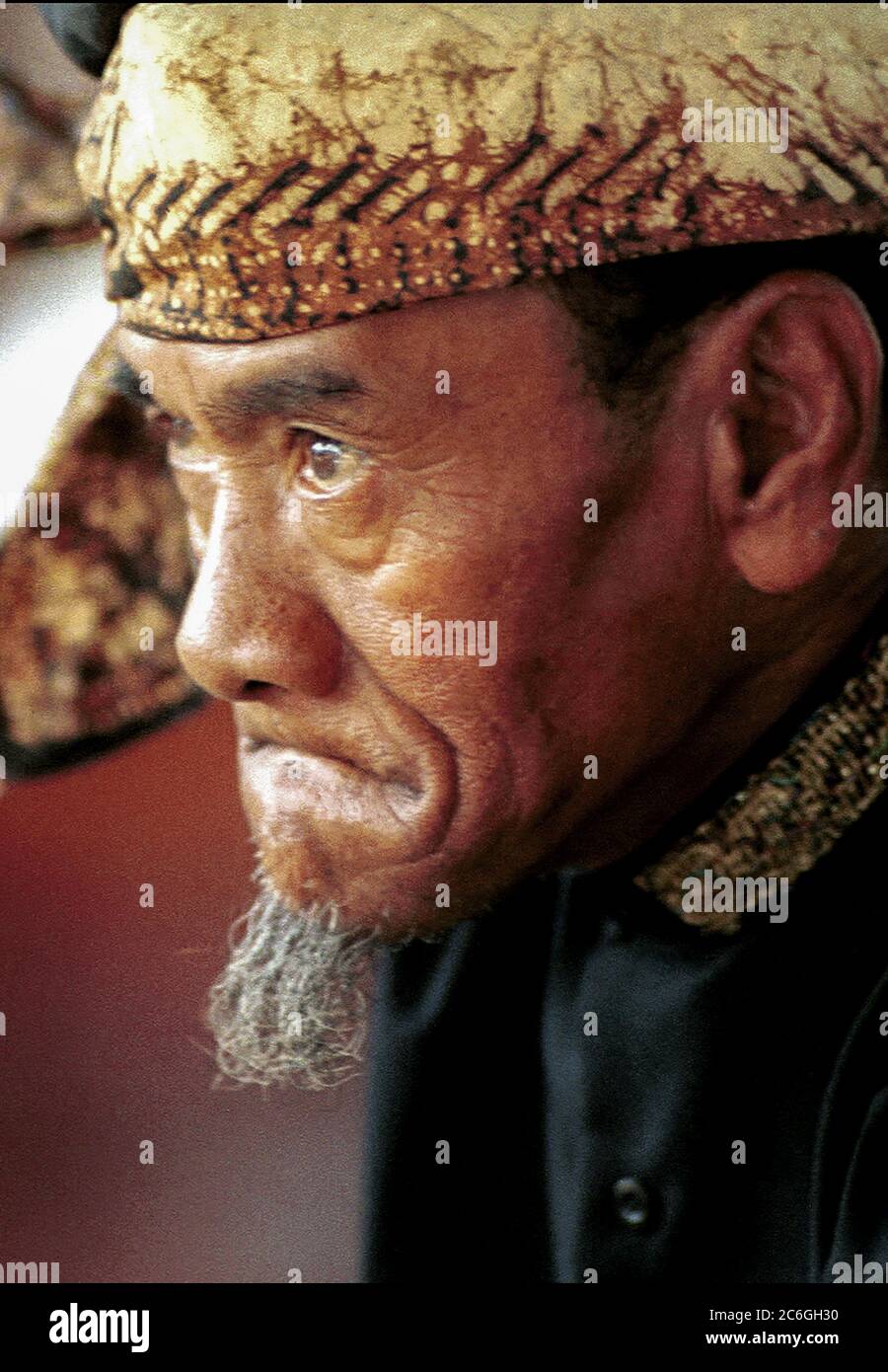 Old man with a beard hi-res stock photography and images - Alamy