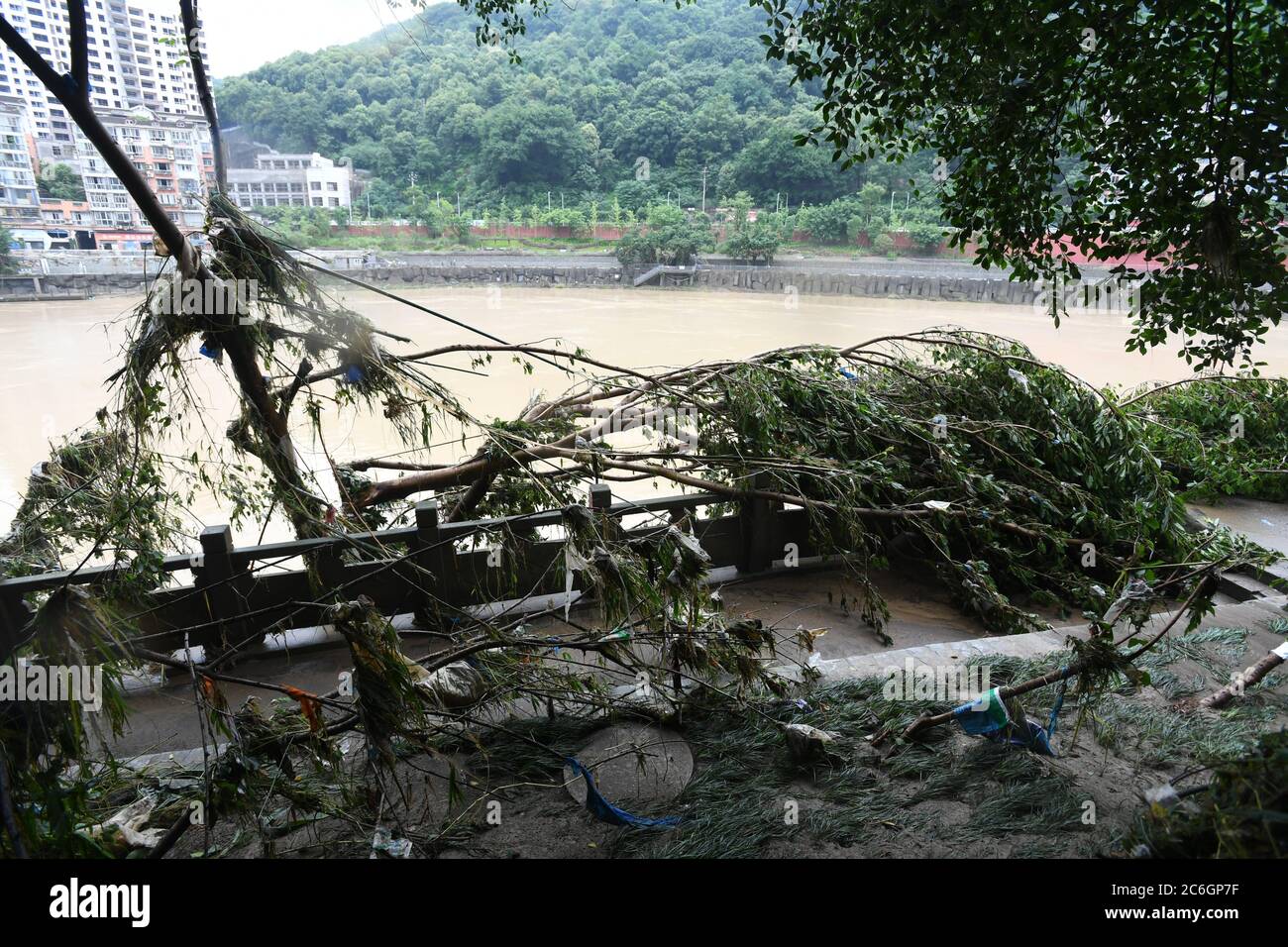 As China's Yangtze River Basin enters its flood season, the Chongqing Municipal Hydrological Monitoring Station on Monday (June 22) issued its first r Stock Photo
