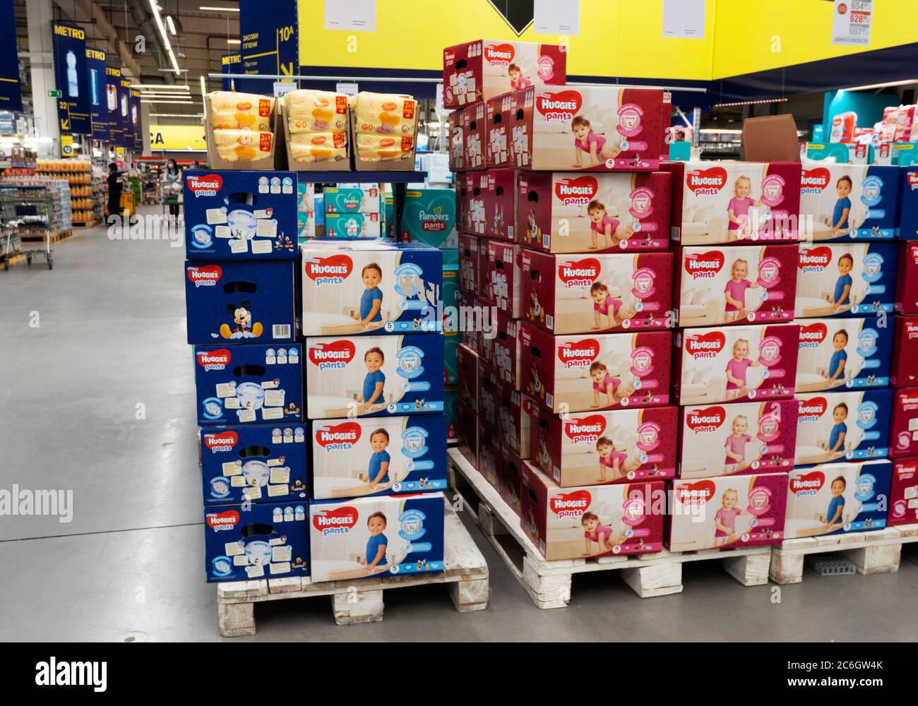 Huggies Diapers is seen on store shelf – Stock Editorial Photo ©  igorgolovniov #303404424