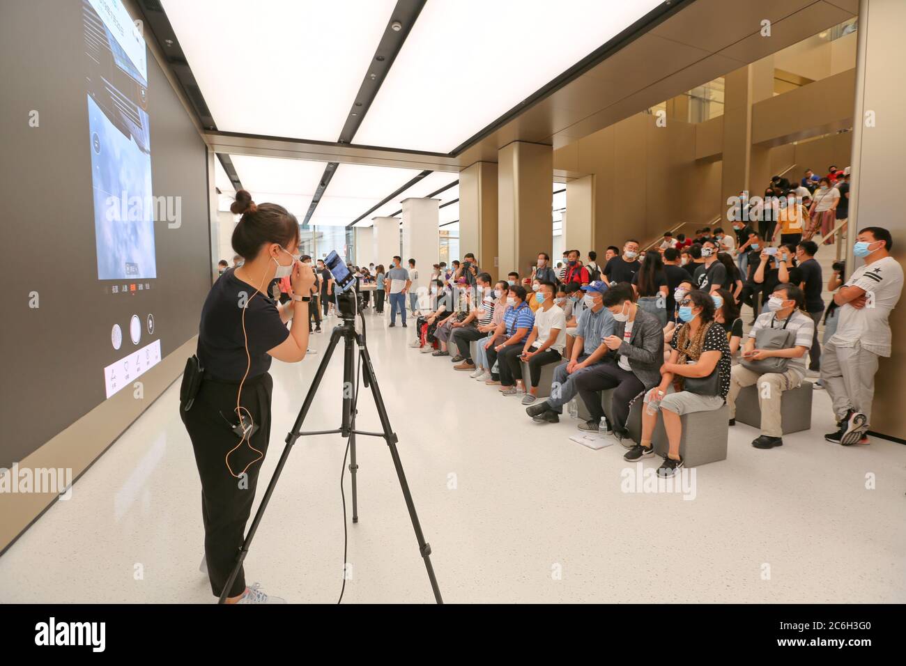 Huawei Technologies open a massive 5000-square meter flagship store on Nanjing Road today, the HiCar technology was first unveiled to the public, Shan Stock Photo