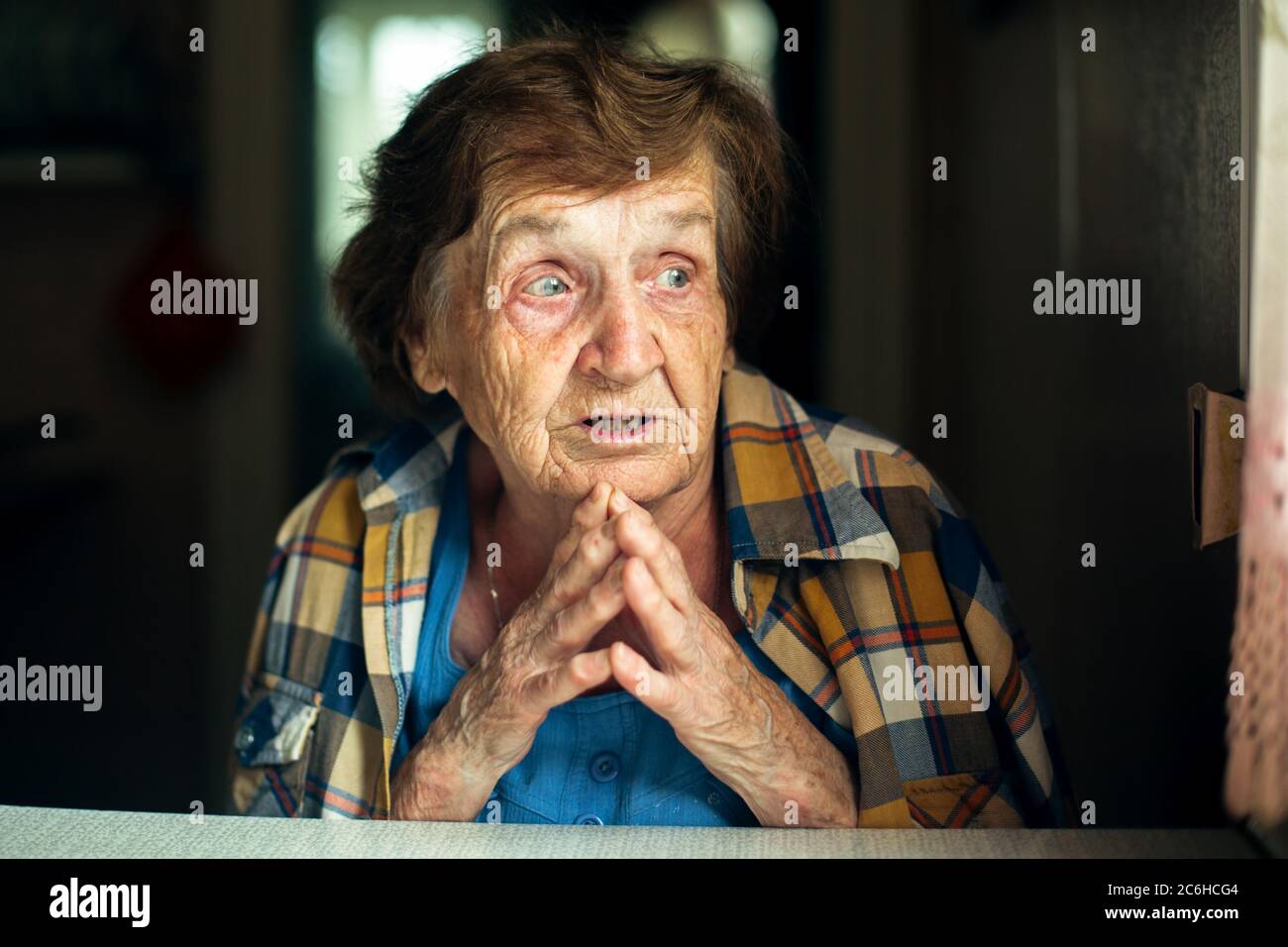 Caring for the elderly hi-res stock photography and images - Alamy