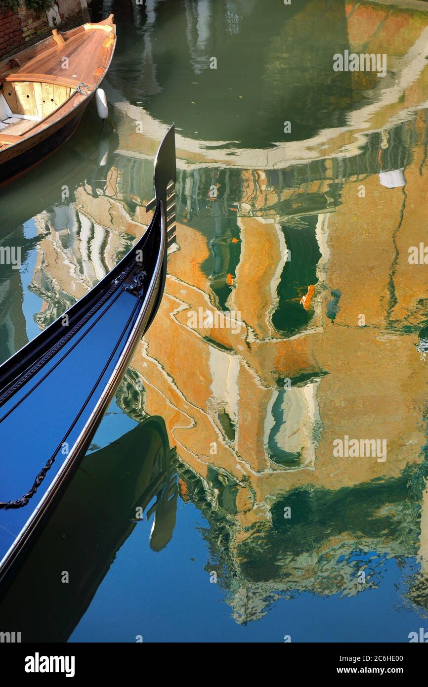 Reflection of a house in water hi-res stock photography and images - Alamy