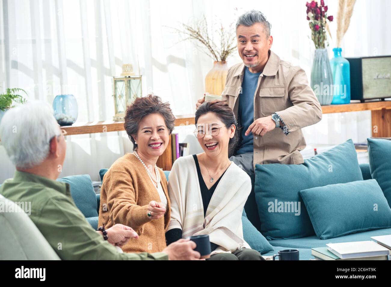 Cup of tea chat mature women hi-res stock photography and images - Alamy