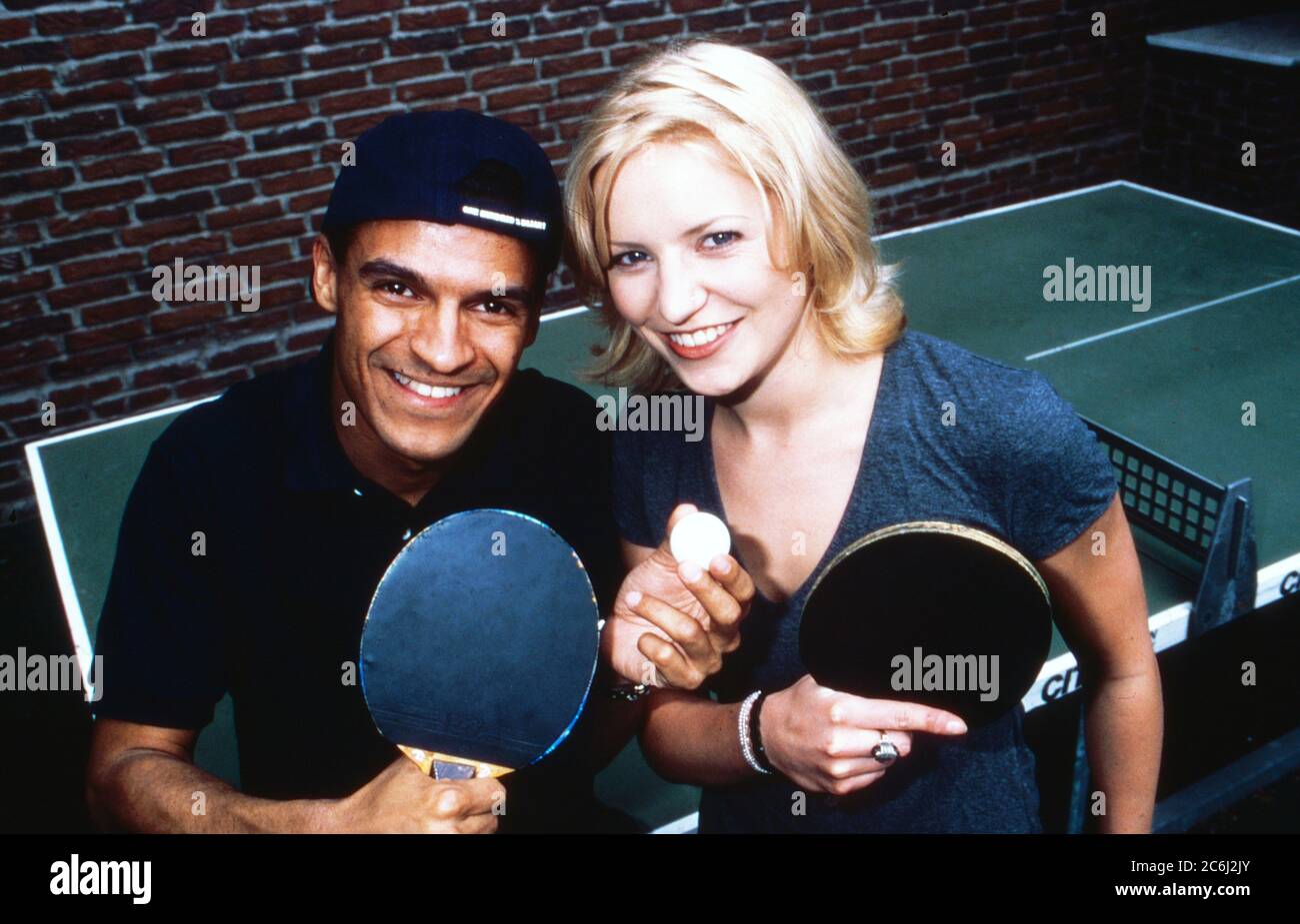 Michael Dierks und Diana Staehly, beide Schauspieler, beim Tischtennis, Deutschland 1999. Stock Photo
