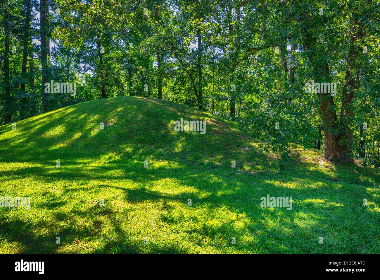 Prehistoric Indian Mounds along the Mississippi Natchez Trace Parkway