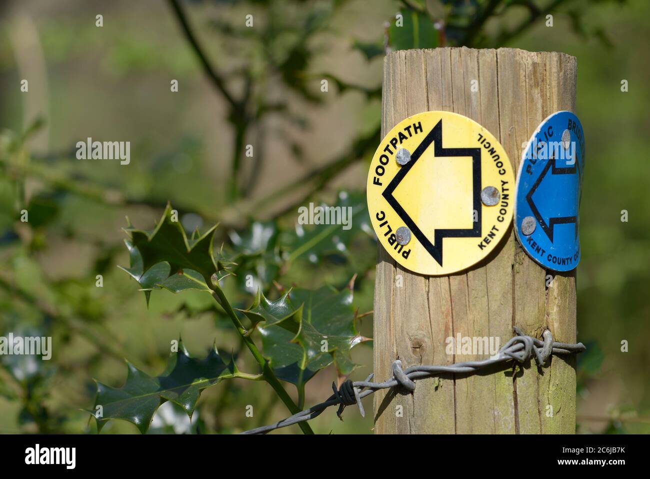 Kent County Council Public Footpaths Boughton Monchelsea Village, Kent, Uk. Public Footpath Sign, Kent County  Council Stock Photo - Alamy