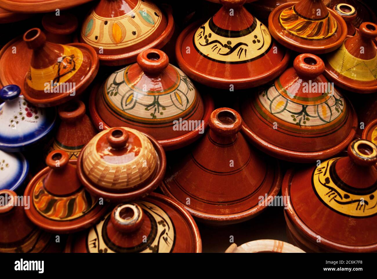 Clay tagine pots for sale at the market in Fes, Morocco Stock Photo - Alamy