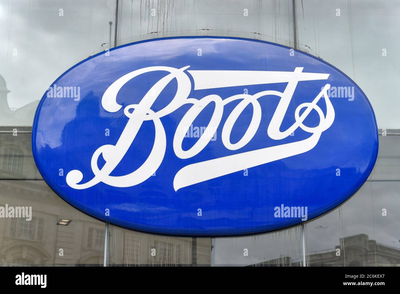 Boots optician hi-res stock photography and images - Alamy
