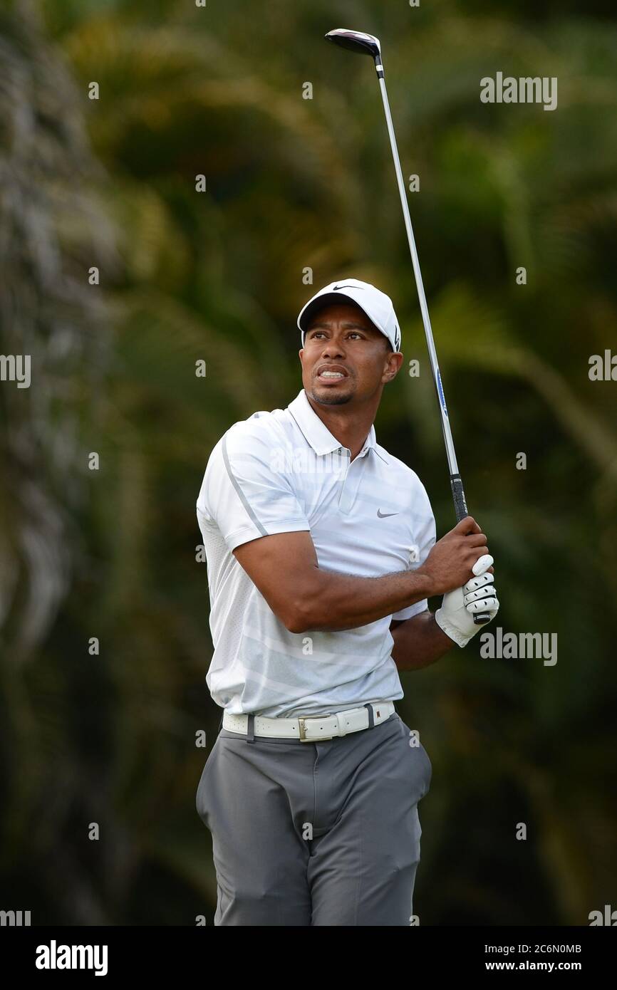 DORAL, FL - MARCH 09: Tiger Woods plays during round 3 of the WGC-Cadillac Championship at the Trump Doral Golf Resort & Spa on March 9, 2013 in Doral, Florida  People:  Tiger Woods  Transmission Ref:  MNC5  Must call if interested Michael Storms Storms Media Group Inc. 305-632-3400 - Cell 305-513-5783 - Fax MikeStorm@aol.com Stock Photo