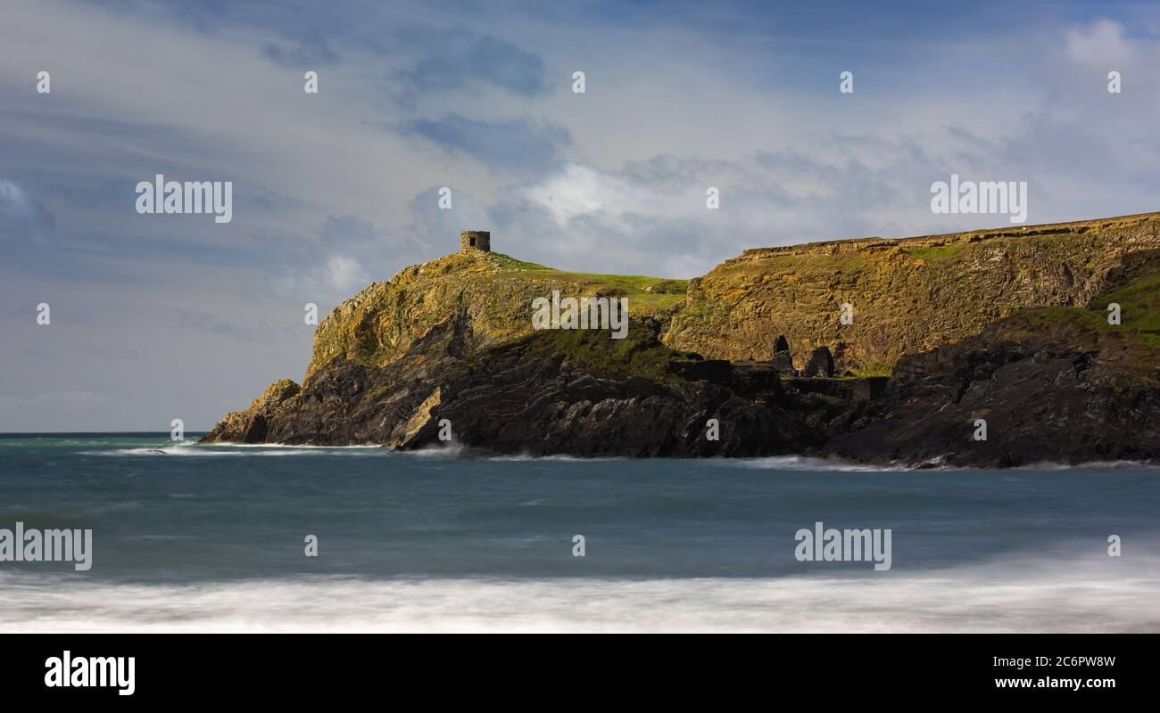 The Watch Tower, a small tower on the cliffs at Abereiddy beach, pembrokeshire, Wales, UK Stock Photo