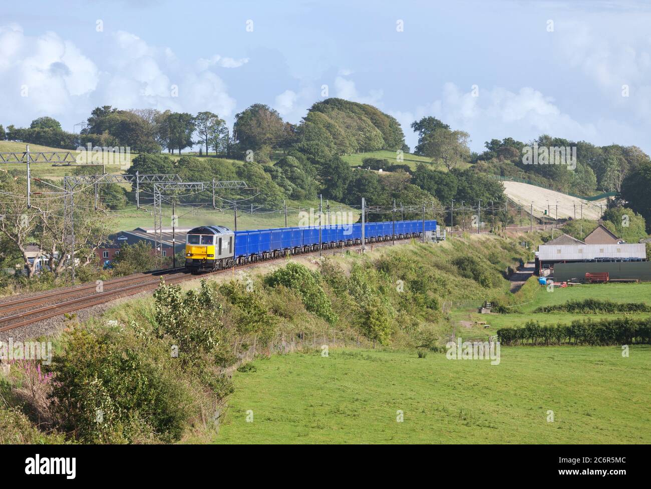 Dc rail freight class 60 locomotive 60046 william wilberforce hauling a