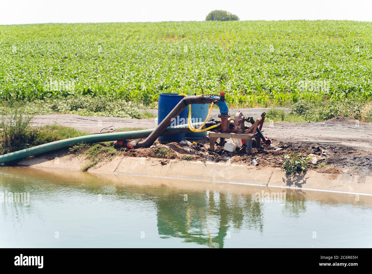 The pumping station where water is pumped from a irrigation canal, and
