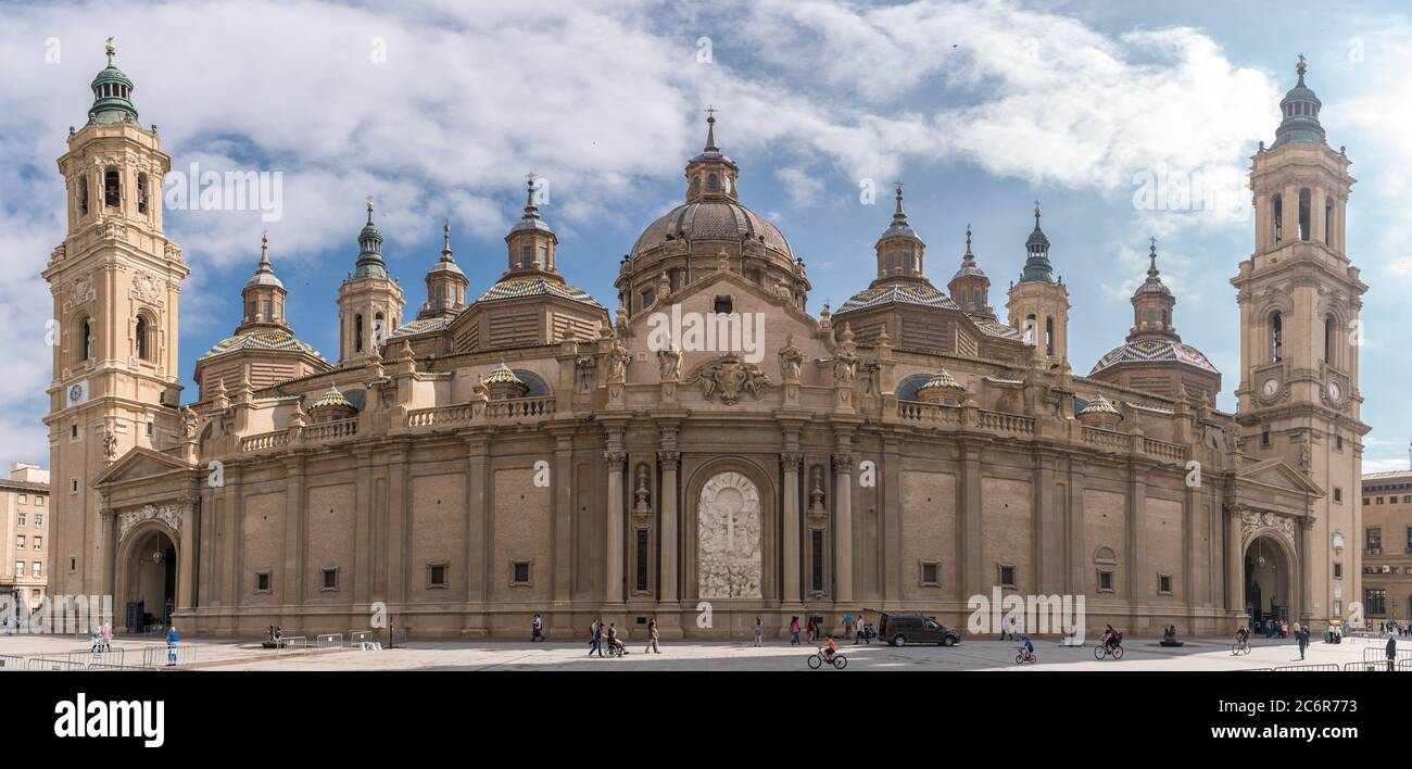 Zaragoza cathedral hi-res stock photography and images - Alamy