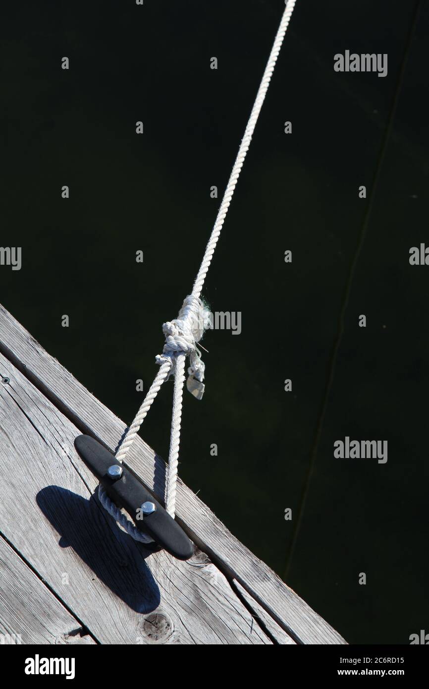 Dock Cleat and Rope Stock Photo Alamy