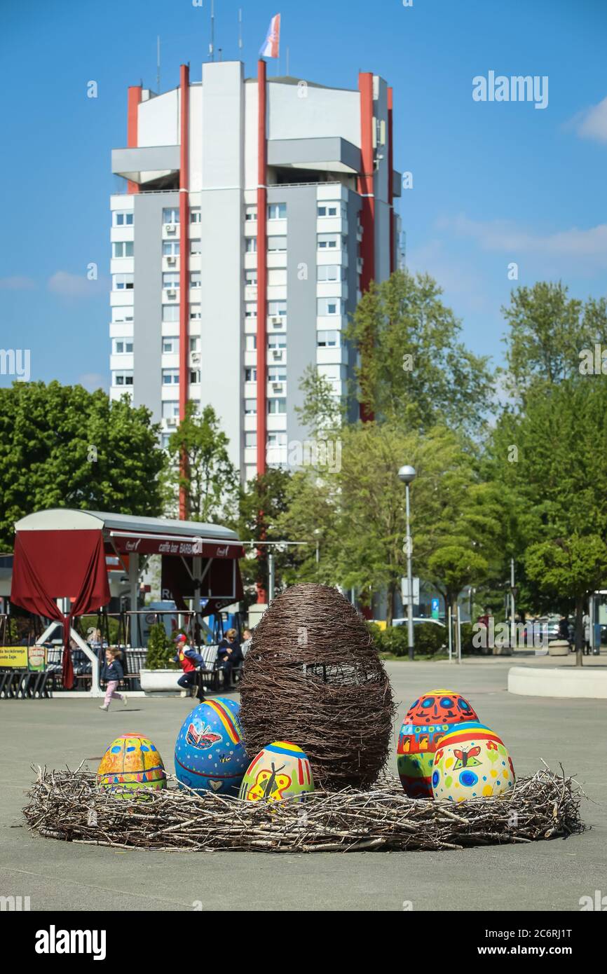 Velika Gorica, Croatia - 21 April, 2017 : A sculpture of an Easter eggs in the nest on the streets of Velika Gorica during Easter time. Stock Photo