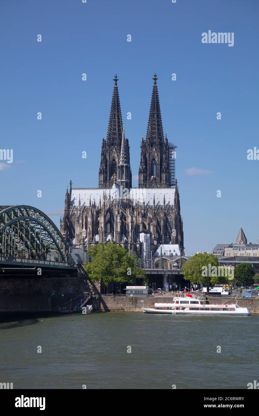 Köln dom outside hi-res stock photography and images - Alamy