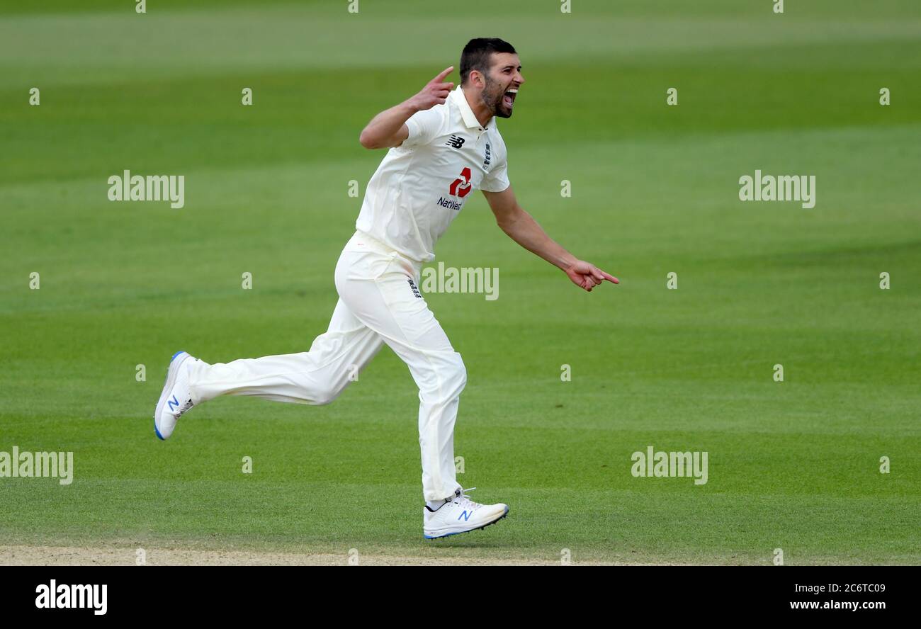 England's Mark Wood celebrates taking the wicket of West indies Shai Hope during day five of the Test Series at the Ageas Bowl, Southampton. Stock Photo