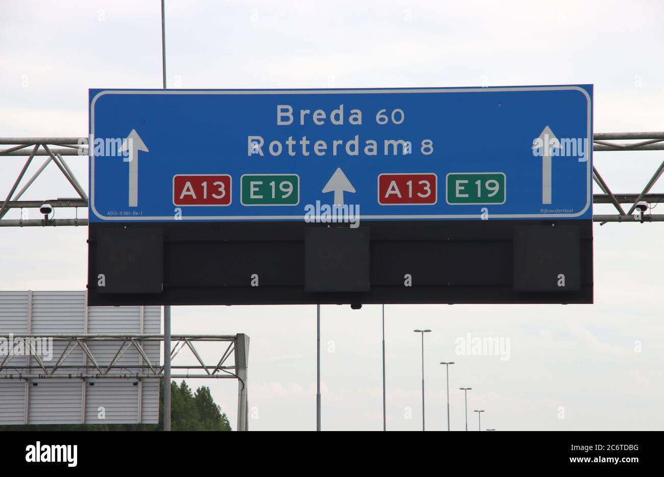 Signpost rotterdam direction hi-res stock photography and images - Alamy