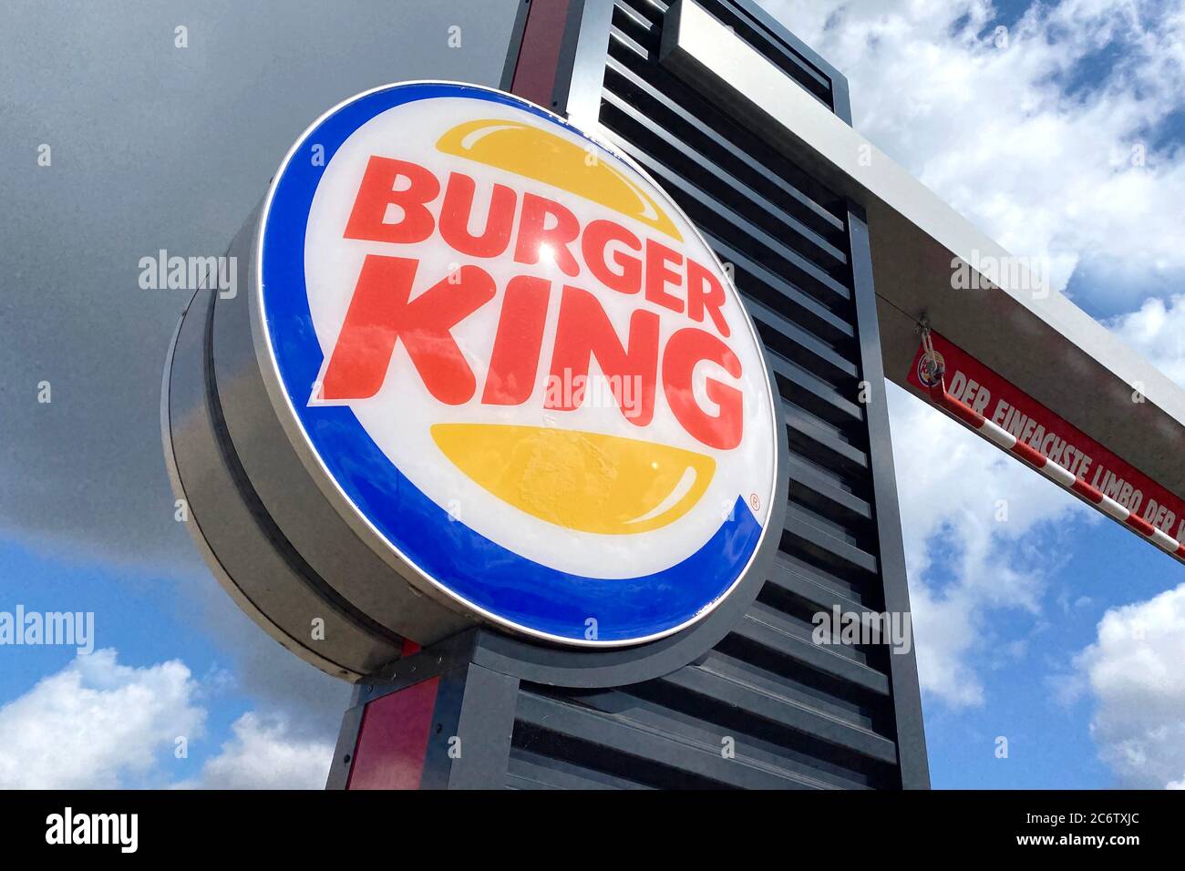 Munich, Deutschland. 12th July, 2020. BURGERKING fast food restaurant, logo, emblem, branch. Fast food chain, | usage worldwide Credit: dpa/Alamy Live News Stock Photo