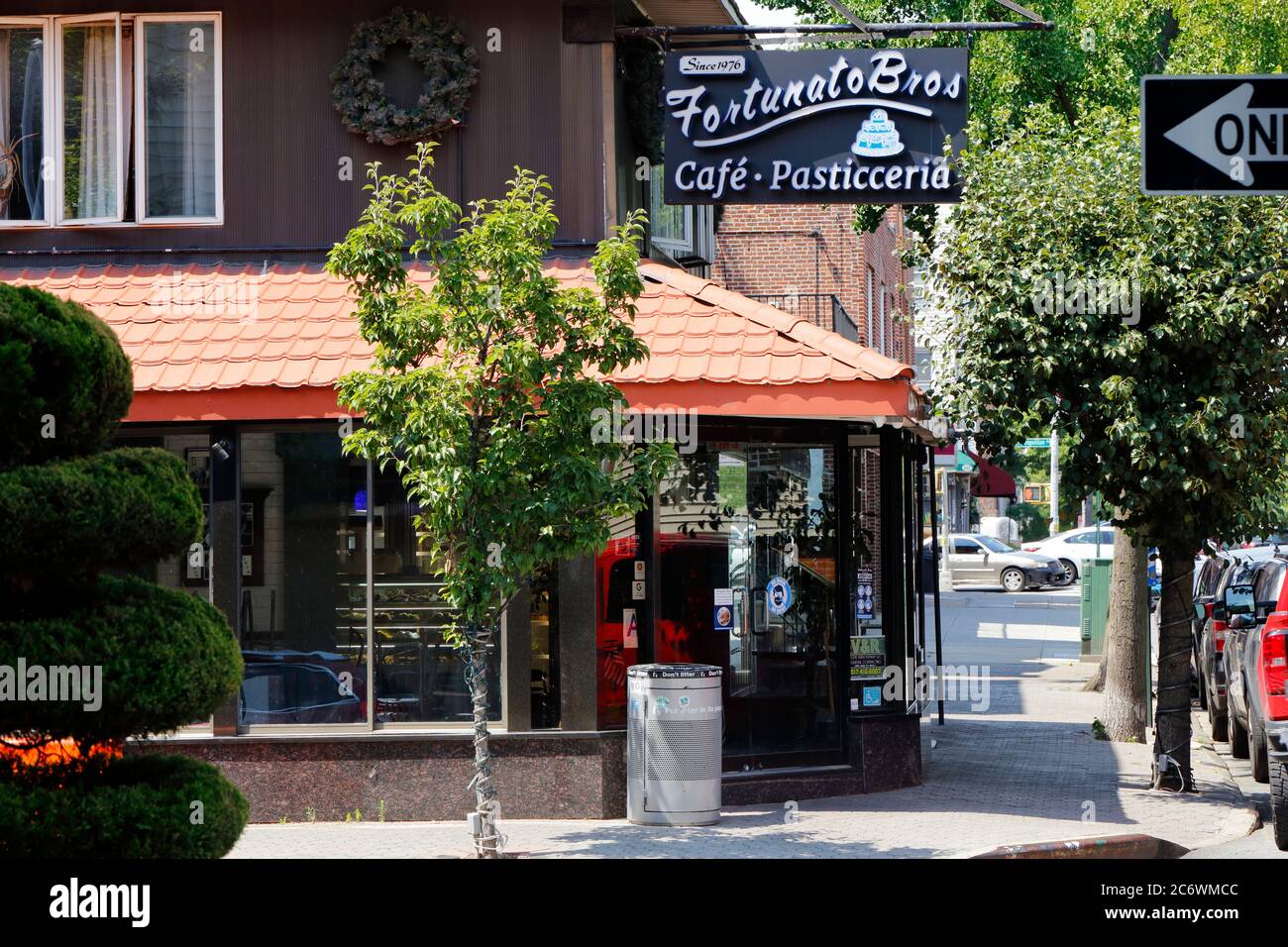 Fortunato Brothers, 289 Manhattan Ave, Brooklyn, NY. exterior