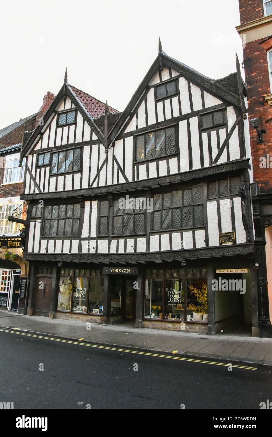 York Gin shop in one of the city's most iconic buildings the 16th