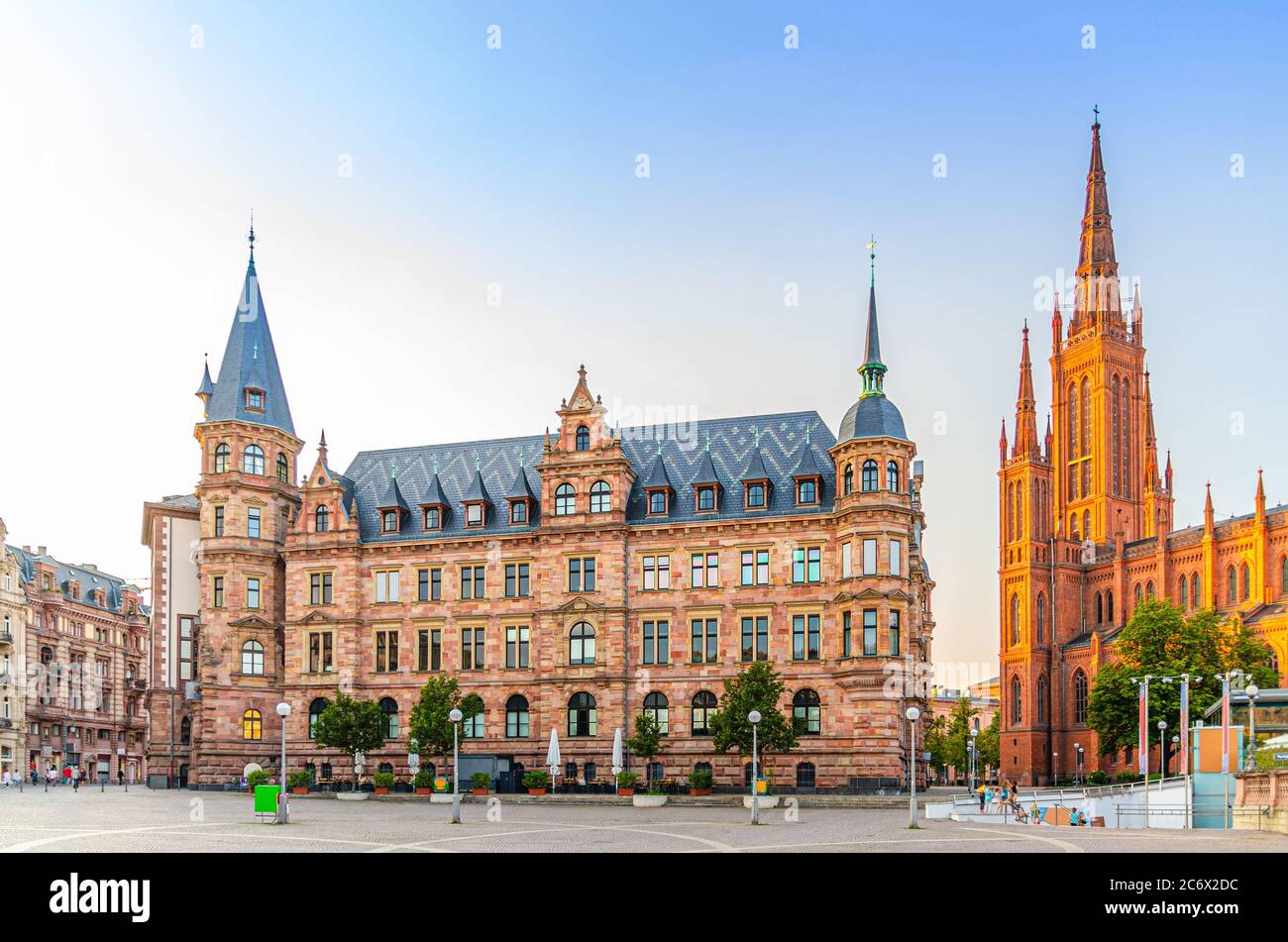 Wiesbaden. Kaiser Friedrich-Denkmal & Hotel Nassauer-Hof