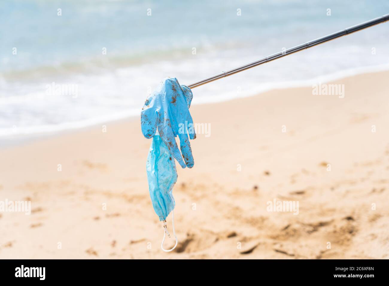 Face mask pollution sand hi-res stock photography and images - Alamy