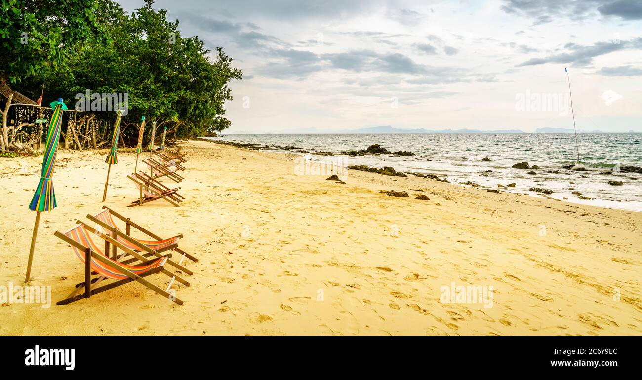 Beautiful empty beach sea hi-res stock photography and images - Alamy