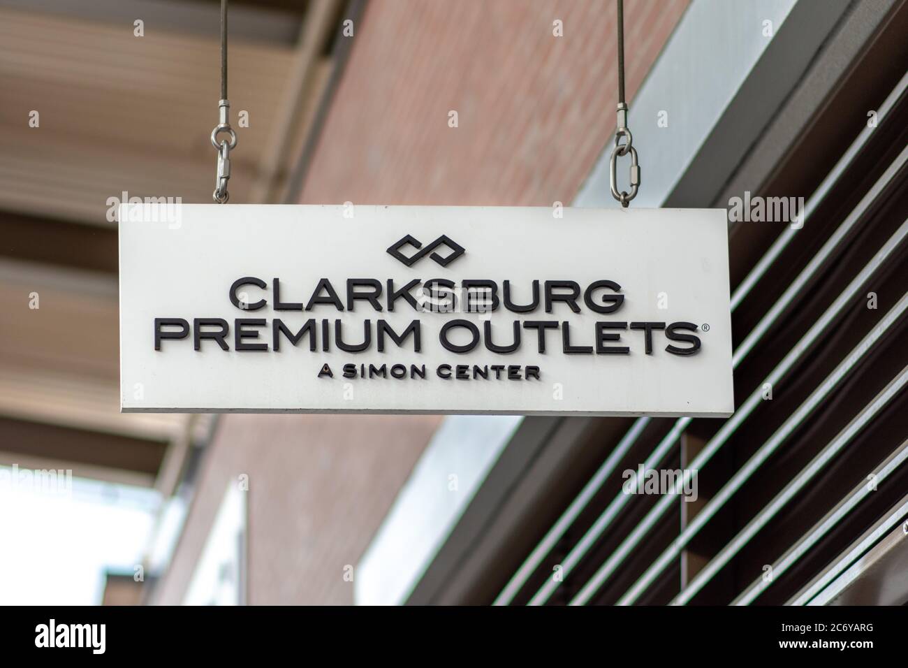 Factory outlets hi-res stock photography and images - Page 3 - Alamy