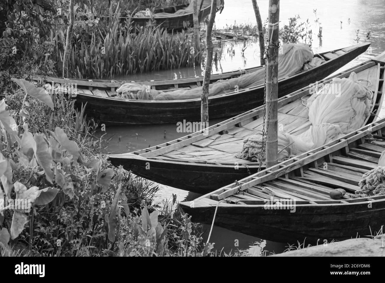 Sea beautiful view beach boat Black and White Stock Photos & Images - Alamy