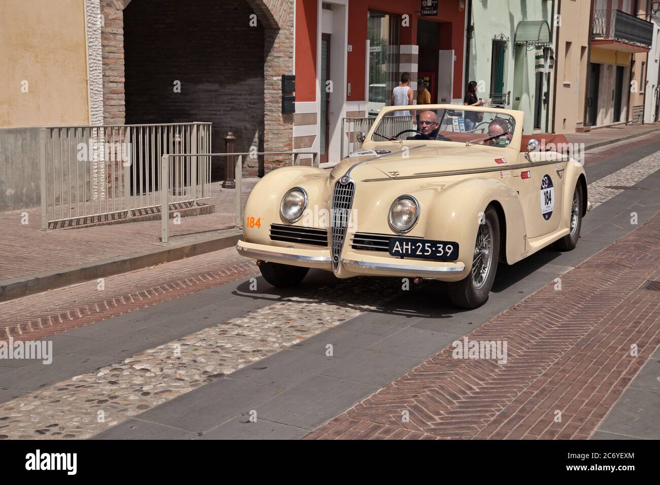 Latest 1942 Alfa Romeo 6C 2500 Sport Cabriolet Pictures
