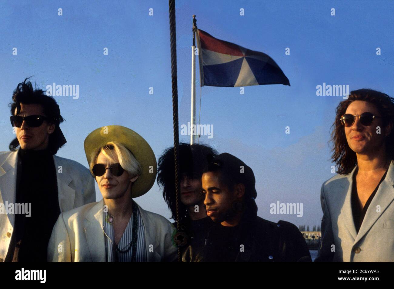 John Taylor, Nick Rhodes, Warren Cuccurullo, Sterling Campbell and Simon Le Bon of Duran Duran at the photocall for the Big Electric Theater tour in Limeharbour on the Isle of Dogs. London, April 13, 1989 | usage worldwide Stock Photo