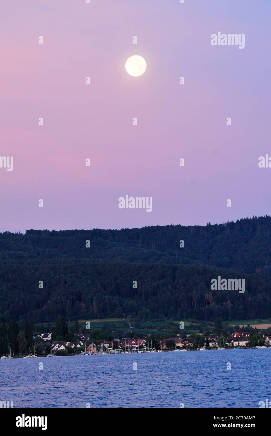 Lake Constance A Lake At The Foot Of The Alps On The Border Between Germany Austria And Switzerland Uberlinger See Lifestyle Geography Travel Stock Photo Alamy