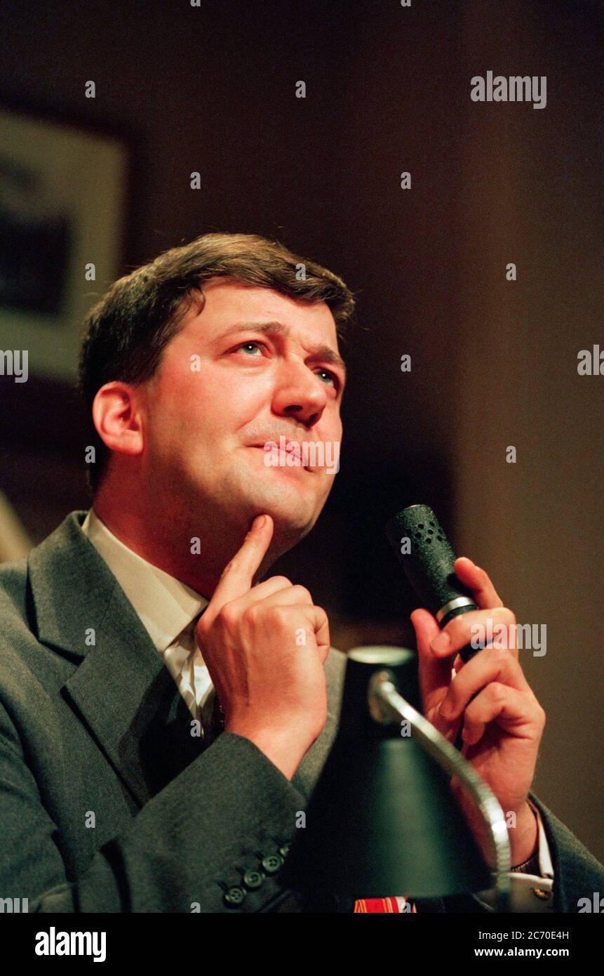 Stephen Fry (George Blake) in CELL MATES by Simon Gray at the Albery Theatre, London WC2  16/02/1995  set design: Eileen Diss  costumes: Dany Everett  lighting: Mick Hughes  director: Simon Gray Stock Photo