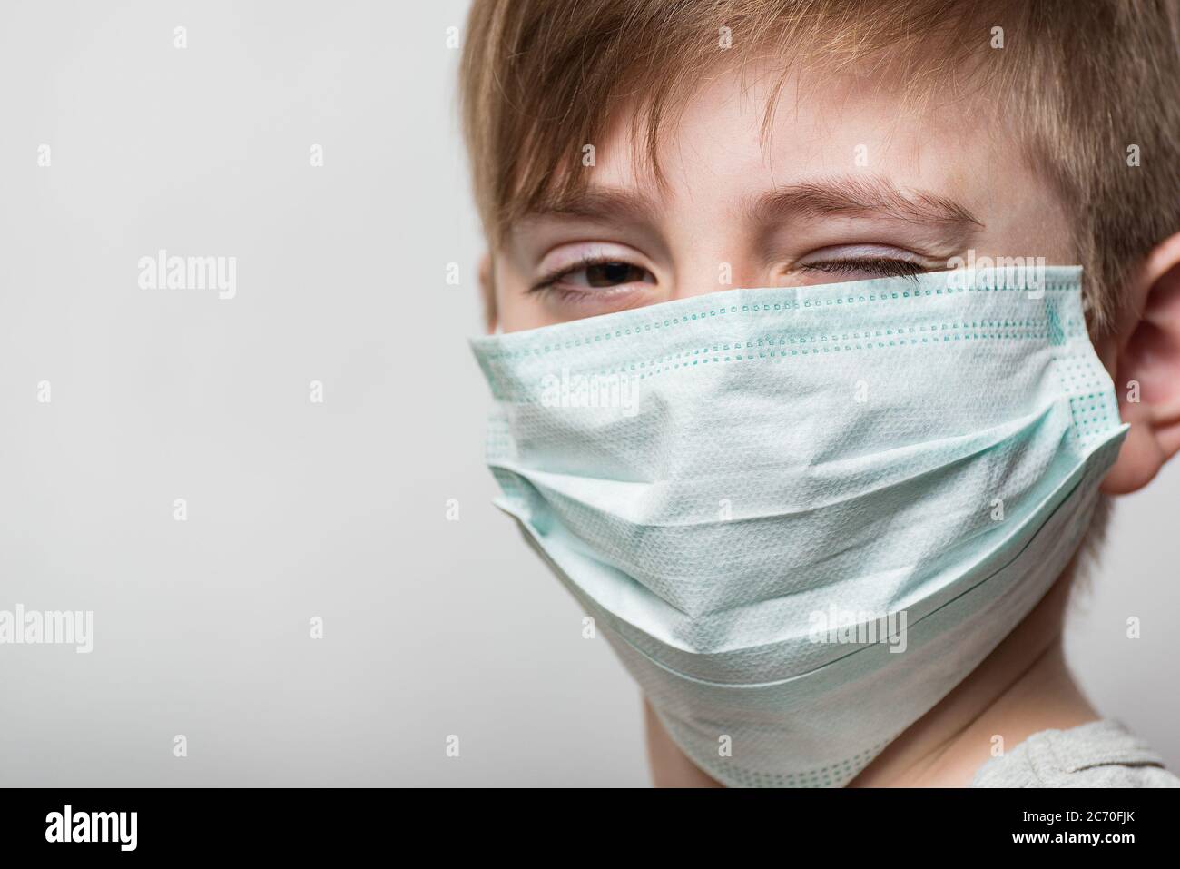 Boy wearing face mask hi-res stock photography and images - Alamy